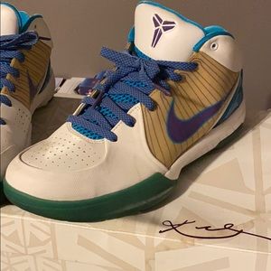 Kobe Bryant Draft Day Hornets Colorway